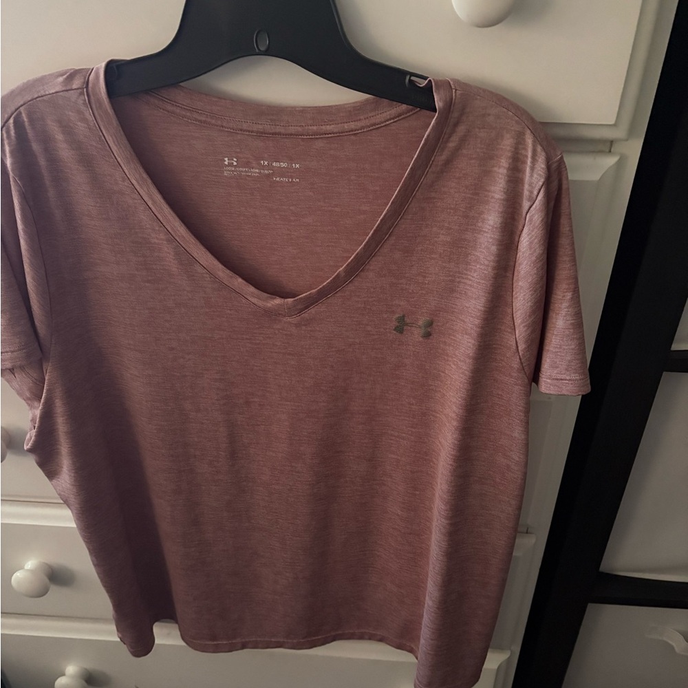 Under Armour Women’s V-Neck Short Sleeve Tee — Dusty Mauve